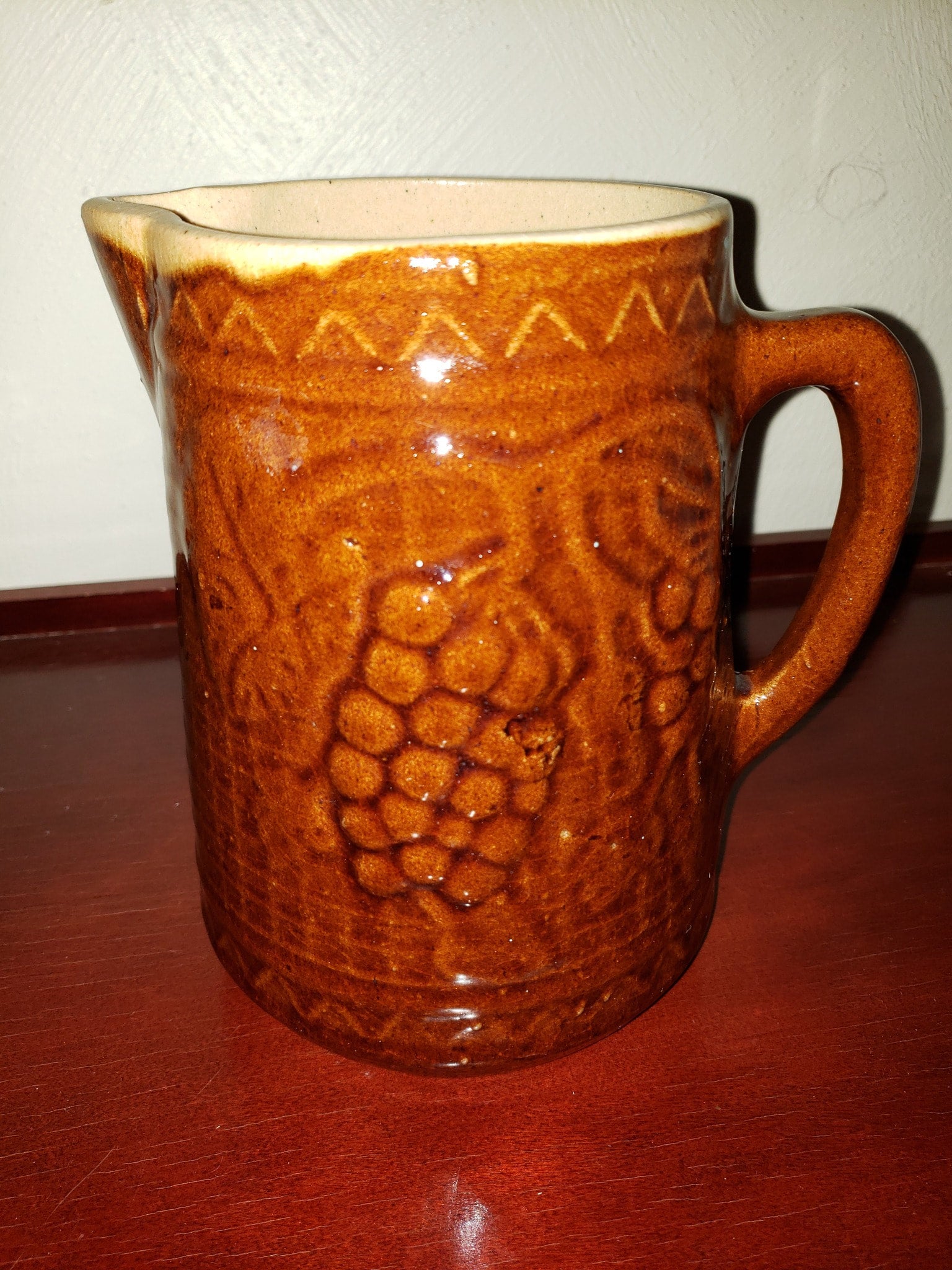 ss106-antique-salt-glazed-stoneware-pitcher-brown-vintage-vibe-home